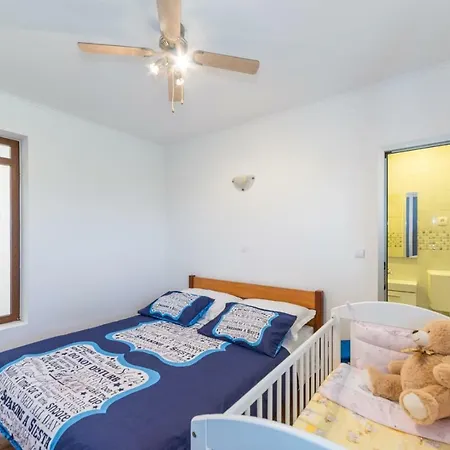 Maslina With Private Pool On Quiet Location - By Ta Leut Agency Vila *