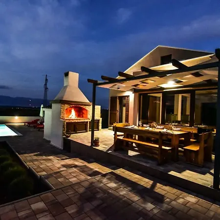 Maslina With Private Pool On Quiet Location - By Ta Leut Agency Nin