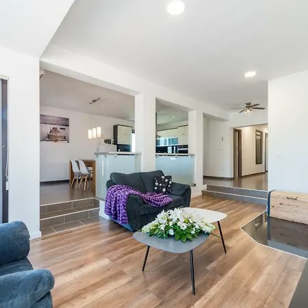 Villa Maslina With Private Pool On Quiet Location - By Ta Leut Agency *