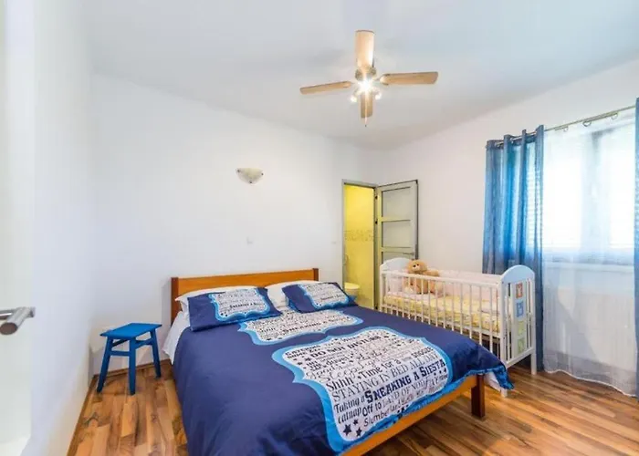 Maslina With Private Pool On Quiet Location - By Ta Leut Agency فيلة نين